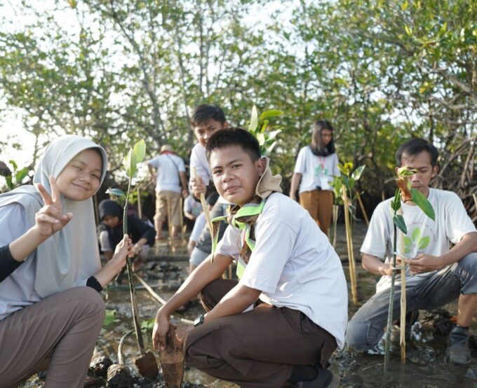 Menjaga Bumi Kita: Proyek Konservasi Lingkungan oleh Siswa Sekolah